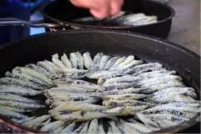 Pandemi ile birlikte talepler değişti, balıklar pişirilerek evlere servis edilmeye başlandı Pandemi ile birlikte talepler değişti, balıklar pişirilerek evlere servis edilmeye başlandı