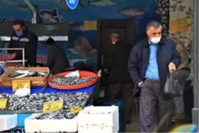 Pandemi ile birlikte talepler değişti, balıklar pişirilerek evlere servis edilmeye başlandı Pandemi ile birlikte talepler değişti, balıklar pişirilerek evlere servis edilmeye başlandı
