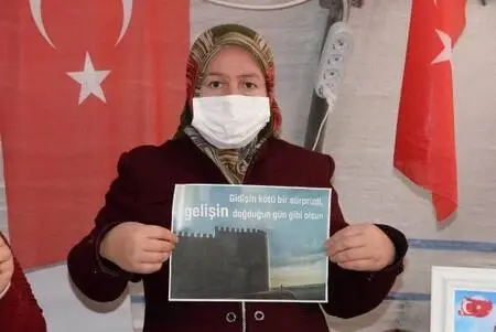 Son dakika haberi | PKK'lıların teslim olmaları için dağlara 10 bin kartpostal atılmasına evlat nöbetindeki ailelerden destek Son dakika haberi | PKK'lıların teslim olmaları için dağlara 10 bin kartpostal atılmasına evlat nöbetindeki ailelerden destek