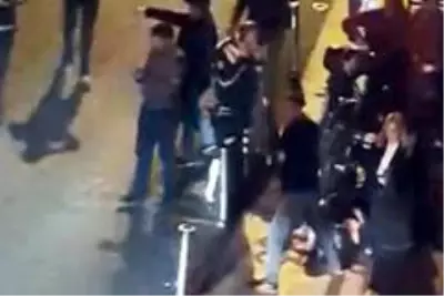 Tartıştığı eski sevgilisi bıçaklayıp kaçtı... Genç kızın yardım çığlıkları sokakta yankılandı