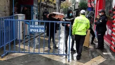 Trabzon'un kalabalık cadde ve sokağına HES kodu ile giriliyor Trabzon'un kalabalık cadde ve sokağına HES kodu ile giriliyor