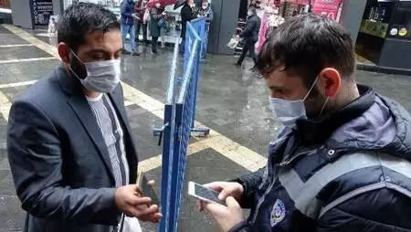 Trabzon'un kalabalık cadde ve sokağına HES kodu ile giriliyor Trabzon'un kalabalık cadde ve sokağına HES kodu ile giriliyor