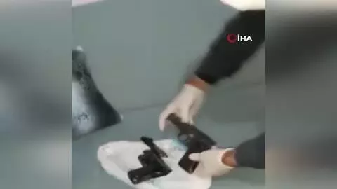 Son dakika haber | Ürettikleri kaçak içkileri otel odasında koltuğun altında saklarken yakalandılar Son dakika haber | Ürettikleri kaçak içkileri otel odasında koltuğun altında saklarken yakalandılar