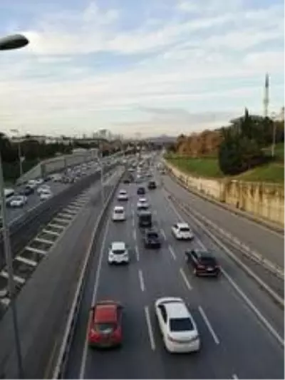 56 saat sürecek kısıtlama öncesi 15 Temmuz Şehitler Köprüsünde trafik yoğunluğu 56 saat sürecek kısıtlama öncesi 15 Temmuz Şehitler Köprüsünde trafik yoğunluğu