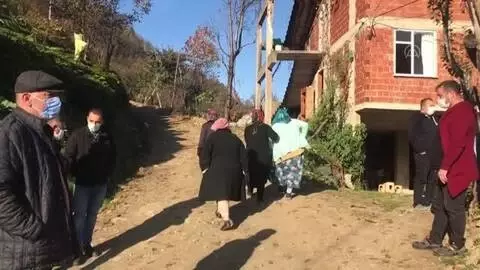 Son dakika... Aynı aileden 5 kişi, bir ay içinde Kovid-19 nedeniyle hayatını kaybetti Son dakika... Aynı aileden 5 kişi, bir ay içinde Kovid-19 nedeniyle hayatını kaybetti