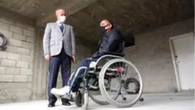 Son dakika genel: Çocuklarının yardımıyla dışarı çıkabilen engelliye asansör yapıldı Son dakika genel: Çocuklarının yardımıyla dışarı çıkabilen engelliye asansör yapıldı