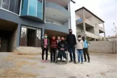 Son dakika genel: Çocuklarının yardımıyla dışarı çıkabilen engelliye asansör yapıldı Son dakika genel: Çocuklarının yardımıyla dışarı çıkabilen engelliye asansör yapıldı