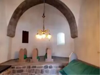 Ebu İshak Türbesi'nde restorasyon çalışması tamamlandı Ebu İshak Türbesi'nde restorasyon çalışması tamamlandı