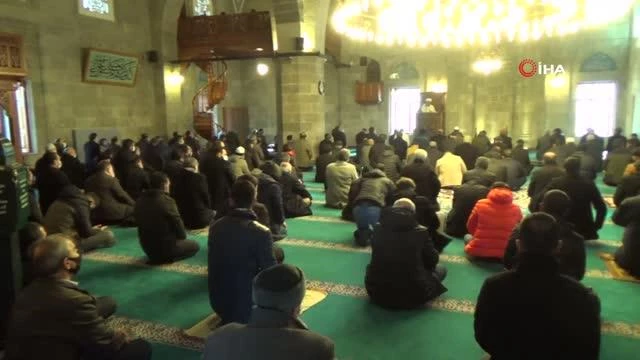 Erzurum'da Cuma namazı sonrası yağmur duası edildi