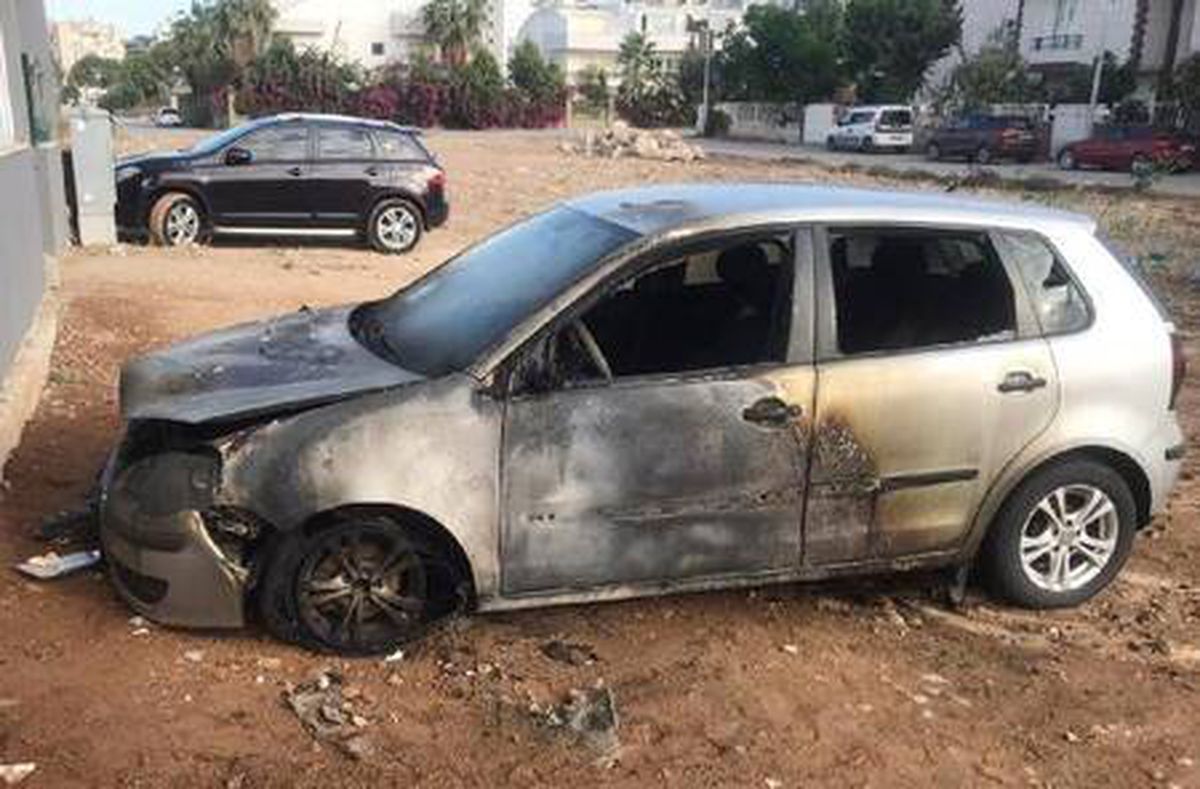 Eski sevgilisinin otomobilini kundaklayan şahıs, genç kadının tüm feryatlarına rağmen ilk duruşmada serbest kaldı