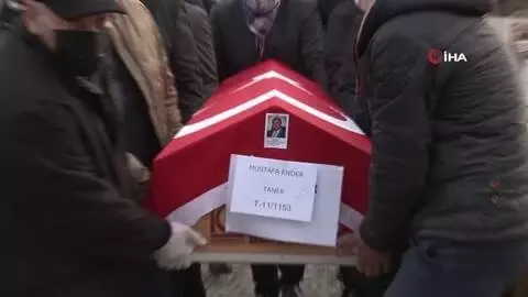 Evinde ölü bulunan Prof. Dr. Mustafa Ender Taner defnedildi