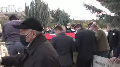 Evinde ölü bulunan Prof. Dr. Mustafa Ender Taner defnedildi