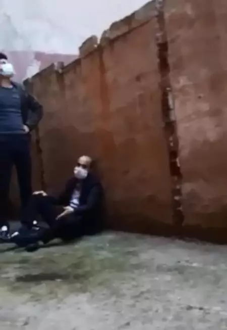 Son dakika gündem: Gizli geçitle girilen iş yerinde kumar oynarken yakalandılar Son dakika gündem: Gizli geçitle girilen iş yerinde kumar oynarken yakalandılar