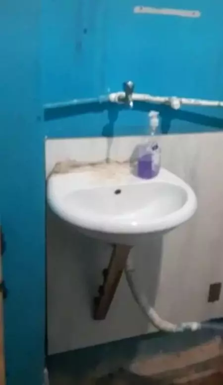 Son dakika gündem: Gizli geçitle girilen iş yerinde kumar oynarken yakalandılar Son dakika gündem: Gizli geçitle girilen iş yerinde kumar oynarken yakalandılar