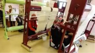 Kadınlar devlet destekli kursla meslek öğreniyor Kadınlar devlet destekli kursla meslek öğreniyor