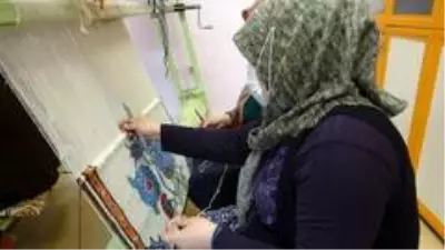 Kadınlar devlet destekli kursla meslek öğreniyor Kadınlar devlet destekli kursla meslek öğreniyor