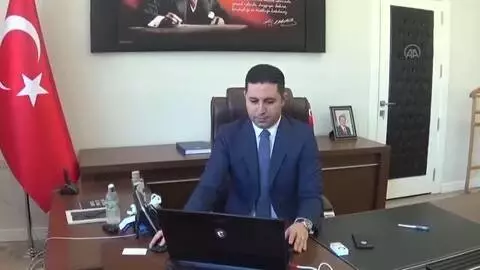 KAHRAMANMARAŞ - Andırın Kaymakamı Güneş ile Belediye Başkanı Doğan AA'nın 'Yılın Fotoğrafları' oylamasına katıldı KAHRAMANMARAŞ - Andırın Kaymakamı Güneş ile Belediye Başkanı Doğan AA'nın 'Yılın Fotoğrafları' oylamasına katıldı