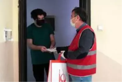 Keçiören Belediyesi'nden ev ev maske, kolonya ve dezenfektan dağıtımı Keçiören Belediyesi'nden ev ev maske, kolonya ve dezenfektan dağıtımı