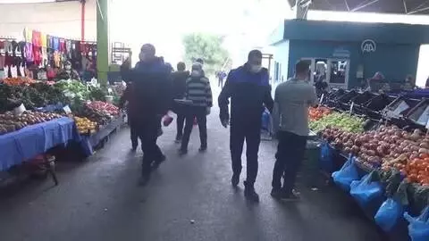İstanbul'da sokağa çıkma kısıtlaması öncesi hareketlilik İstanbul'da sokağa çıkma kısıtlaması öncesi hareketlilik
