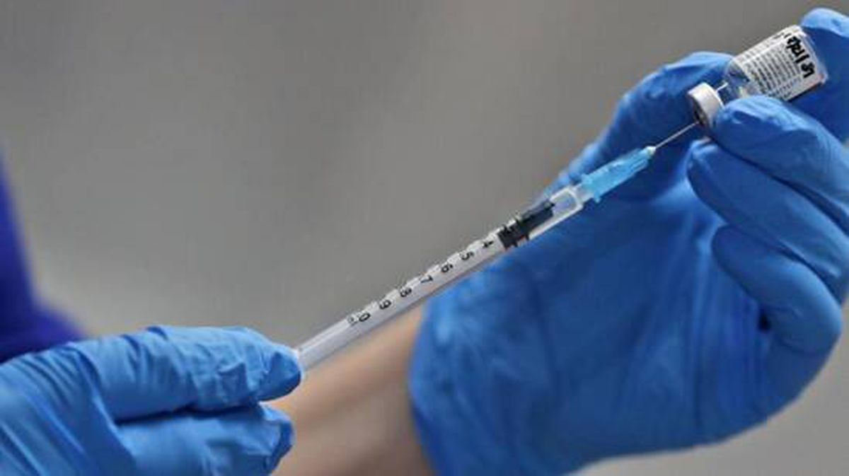 Koronavirüse karşı dev iş birliği: İngiltere'nin AstraZeneca ve Rusya'nın Sputnik V aşıları birleştiriliyor