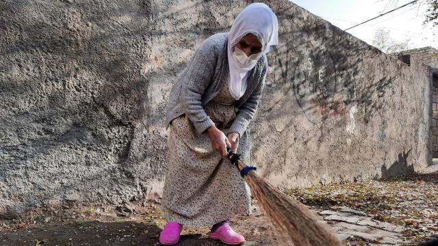 Küçükken İspanyol gribini yenen Emine nine, 103 yaşında da koronavirüsü yendi