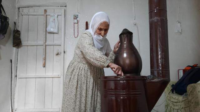 Küçükken İspanyol gribini yenen Emine nine, 103 yaşında da koronavirüsü yendi