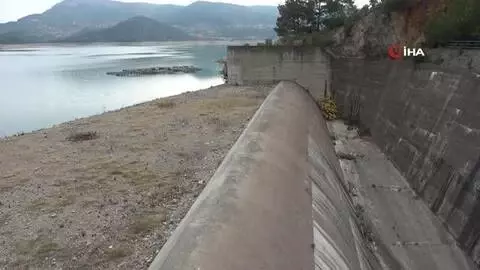Kuraklık üreticileri korkutuyor Kuraklık üreticileri korkutuyor