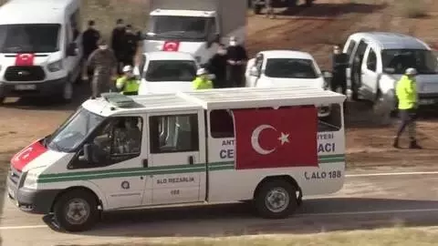 Son dakika haberi | ANTALYA -Şehit Jandarma Yüzbaşı Yasin Kurt Antalya'da son yolculuğuna uğurlandı (2) Son dakika haberi | ANTALYA -Şehit Jandarma Yüzbaşı Yasin Kurt Antalya'da son yolculuğuna uğurlandı (2)