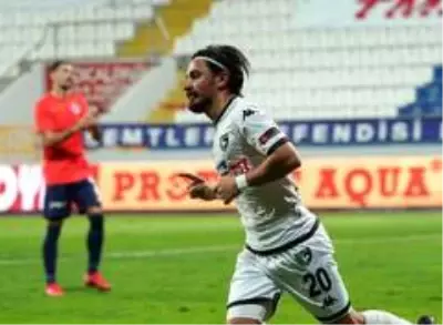 Kasımpaşa, sahasında Denizlispor'u 3-2 mağlup etti Kasımpaşa, sahasında Denizlispor'u 3-2 mağlup etti