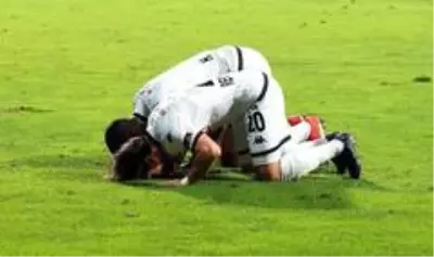 Kasımpaşa, sahasında Denizlispor'u 3-2 mağlup etti Kasımpaşa, sahasında Denizlispor'u 3-2 mağlup etti