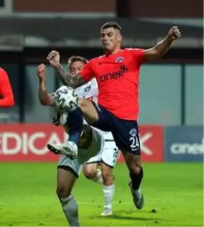 Kasımpaşa, sahasında Denizlispor'u 3-2 mağlup etti Kasımpaşa, sahasında Denizlispor'u 3-2 mağlup etti