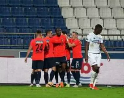 Kasımpaşa, sahasında Denizlispor'u 3-2 mağlup etti Kasımpaşa, sahasında Denizlispor'u 3-2 mağlup etti
