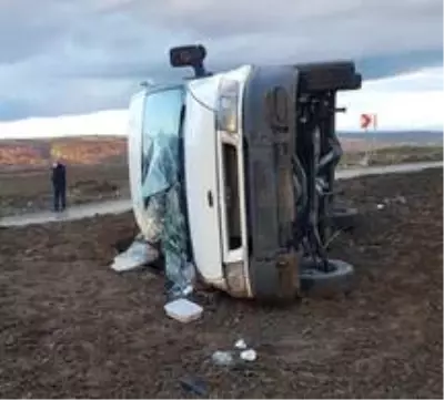Tekirdağ'da işçileri taşıyan minibüs devrildi: 8 yaralı Tekirdağ'da işçileri taşıyan minibüs devrildi: 8 yaralı