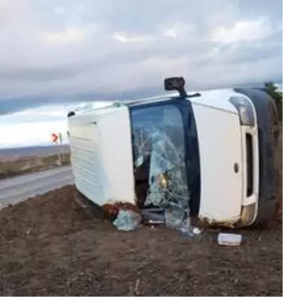 Tekirdağ'da işçileri taşıyan minibüs devrildi: 8 yaralı Tekirdağ'da işçileri taşıyan minibüs devrildi: 8 yaralı