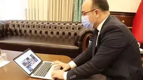 Elazığ Valisi Erkaya Yırık AA'nın 'Yılın Fotoğrafları' oylamasına katıldı Elazığ Valisi Erkaya Yırık AA'nın 'Yılın Fotoğrafları' oylamasına katıldı
