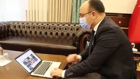 Elazığ Valisi Erkaya Yırık AA'nın 'Yılın Fotoğrafları' oylamasına katıldı Elazığ Valisi Erkaya Yırık AA'nın 'Yılın Fotoğrafları' oylamasına katıldı