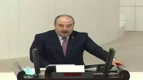 Varank: 'Kimse kusura bakmasın. Biz yatırımcımızı kimseye yedirmeyiz. Türkiye için alın teri döken her kim olursa olsun, sırtımızda taşırız' Varank: 'Kimse kusura bakmasın. Biz yatırımcımızı kimseye yedirmeyiz. Türkiye için alın teri döken her kim olursa olsun, sırtımızda taşırız'