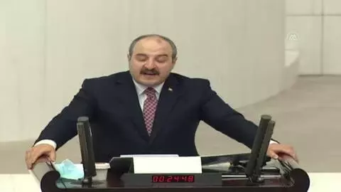 Varank: 'Kimse kusura bakmasın. Biz yatırımcımızı kimseye yedirmeyiz. Türkiye için alın teri döken her kim olursa olsun, sırtımızda taşırız' Varank: 'Kimse kusura bakmasın. Biz yatırımcımızı kimseye yedirmeyiz. Türkiye için alın teri döken her kim olursa olsun, sırtımızda taşırız'