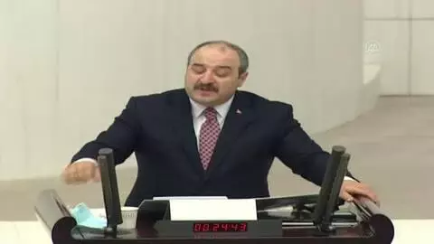 Varank: 'Kimse kusura bakmasın. Biz yatırımcımızı kimseye yedirmeyiz. Türkiye için alın teri döken her kim olursa olsun, sırtımızda taşırız' Varank: 'Kimse kusura bakmasın. Biz yatırımcımızı kimseye yedirmeyiz. Türkiye için alın teri döken her kim olursa olsun, sırtımızda taşırız'