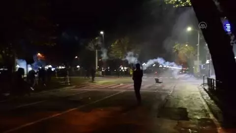 Arnavutluk'ta gergin protestolar devam ediyor
