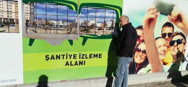 Belediyenin kurduğu 'şantiye izleme alanı'na vatandaşlardan büyük ilgi Belediyenin kurduğu 'şantiye izleme alanı'na vatandaşlardan büyük ilgi
