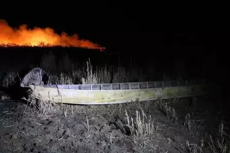 Son dakika: Eber Gölü'nde 1,5 kilometrekarelik kamışlık alan yandı Son dakika: Eber Gölü'nde 1,5 kilometrekarelik kamışlık alan yandı