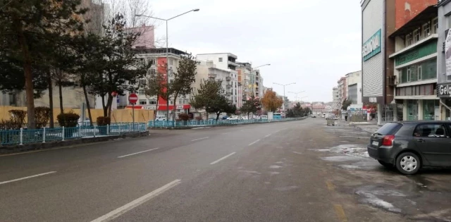Erzurum'da sokaklar boş kaldı