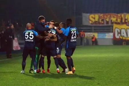 Göztepe: 3-2 Göztepe: 3-2