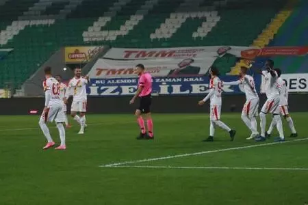 Göztepe: 3-2 Göztepe: 3-2