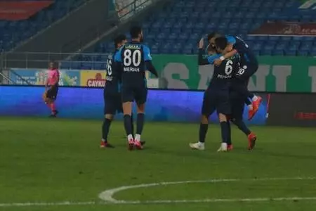 Göztepe: 3-2 Göztepe: 3-2