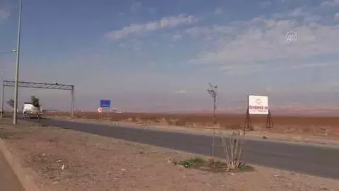 Habur Sınır Kapısı'nda araç giriş ve çıkışları sürüyor Habur Sınır Kapısı'nda araç giriş ve çıkışları sürüyor
