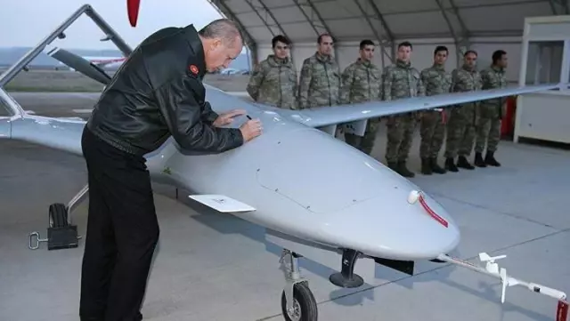 İngiliz bakandan Türk İHA'larına övgü: Teknolojide geri kaldık İngiliz bakandan Türk İHA'larına övgü: Teknolojide geri kaldık