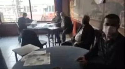 İstanbul'da kıraathanelere şok baskın: 59 kişiye 187 bin 620 lira para ceza İstanbul'da kıraathanelere şok baskın: 59 kişiye 187 bin 620 lira para ceza