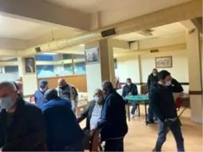 İstanbul'da kıraathanelere şok baskın: 59 kişiye 187 bin 620 lira para ceza İstanbul'da kıraathanelere şok baskın: 59 kişiye 187 bin 620 lira para ceza